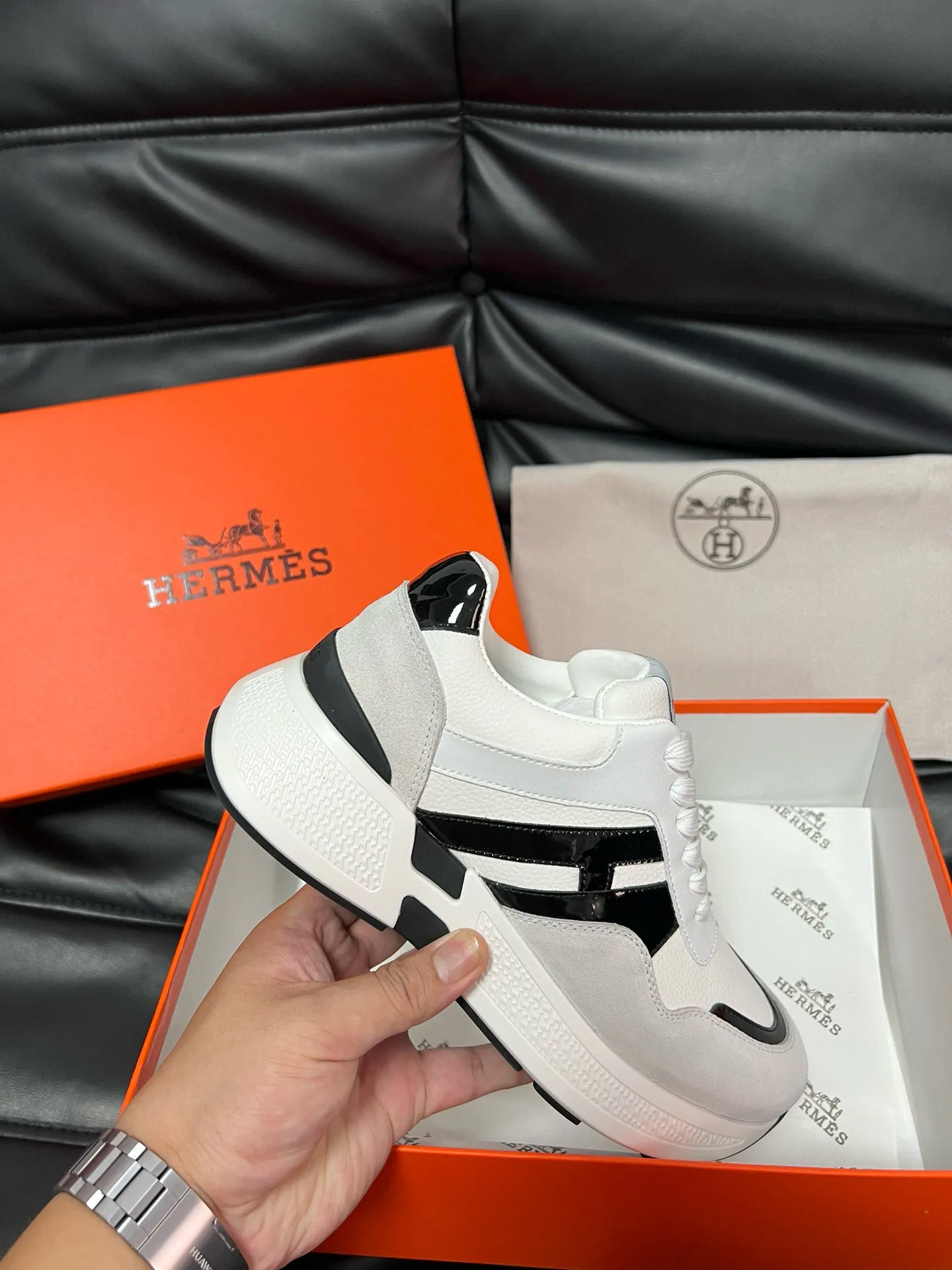 [HERMES] Hermès men's shoes 💰540💰 - High-end quality original order - Upper: 🔝 tumbled calfskin, suede calfskin, shoe body sewn with H pattern - Inner: water-dyed cowhide - Outsole: ultra-light T men's shoes 💰U foam rubber; two-color molded outsole - Super high quality control, fine workmanship: highlighted (high-end, luxury, grade) -Size : 39-44 (38, 45 can be customized)